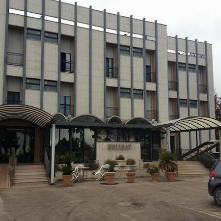Hotel Holiday フォッジア エクステリア 写真
