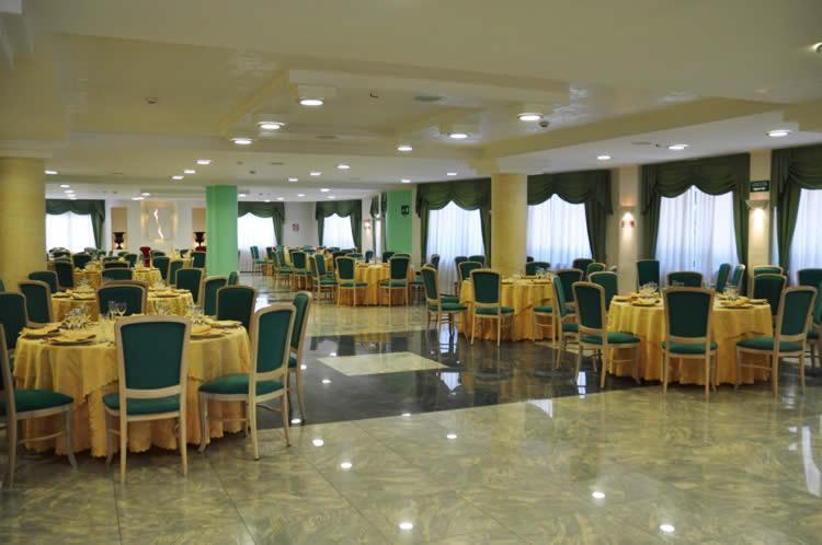 Hotel Holiday フォッジア エクステリア 写真